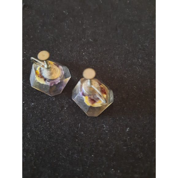 Vintage Lucite Reverse Pansies Screw Back Earrings - Picture 4 of 6